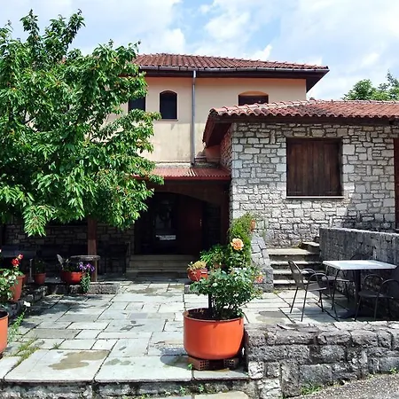 4εποχές Πανσιόν Αγία Τριάδα